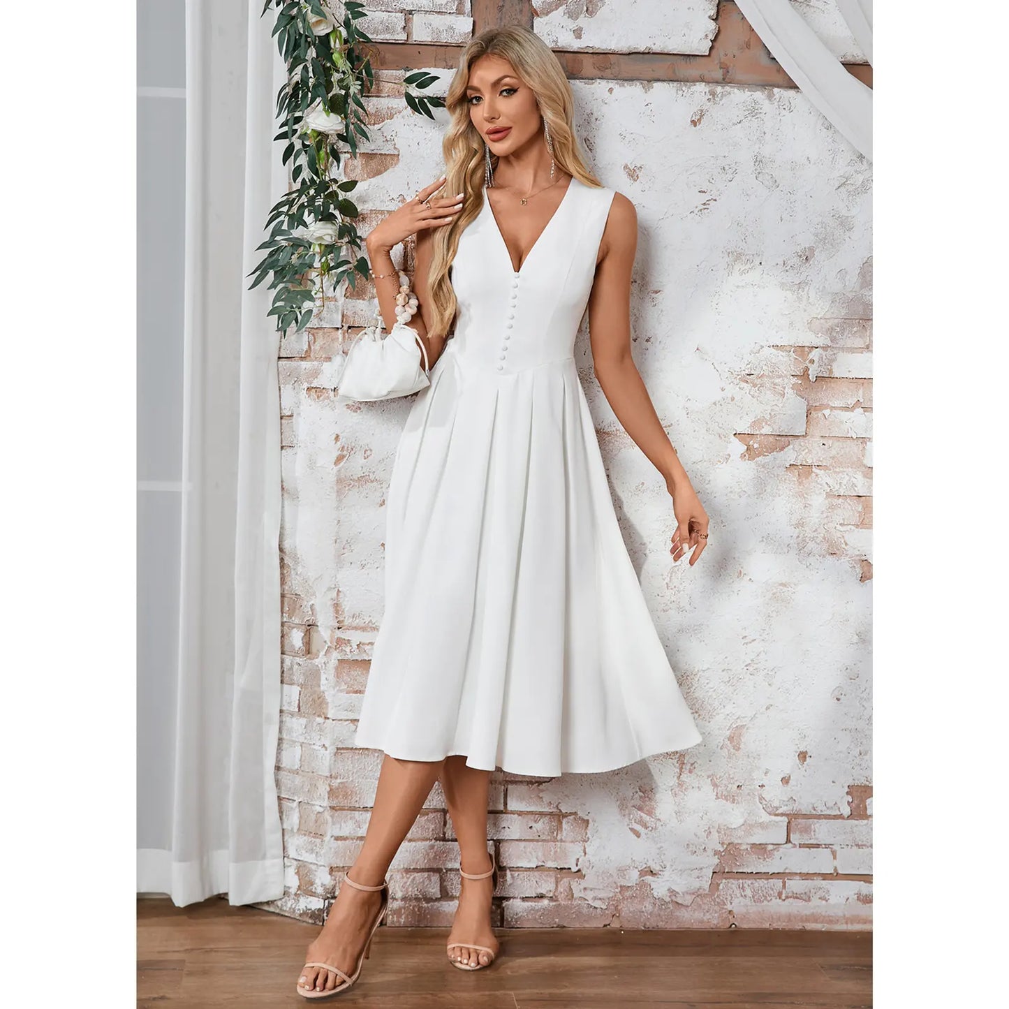Chic Satin A-Line V-Neck Sleeveless Plain Back Midi Homecoming Dresses