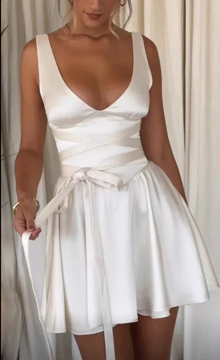 Chic Satin A-Line V-Neck Sleeveless Tie-Back Short Homecoming Dresses