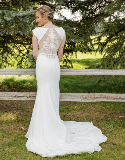 Chic Satin Lace Mermaid Boat Neck Cap Sleeve Illusion Lace Back Floor Length Wedding Dresses