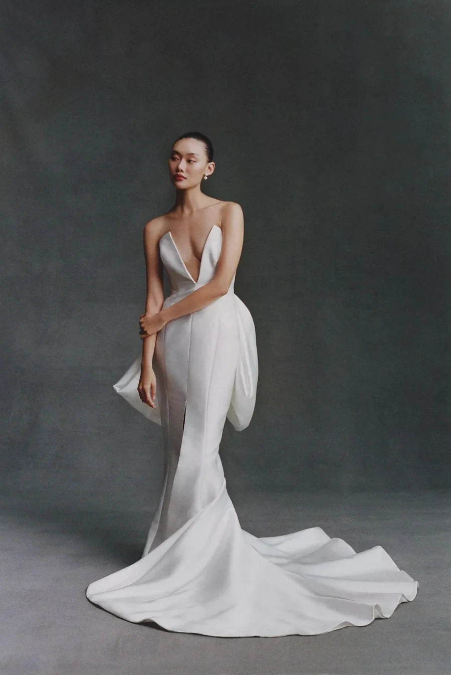 Chic Satin Mermaid Deep V-Neck Strapless Open Back Bow Floor-Length Wedding Dresses
