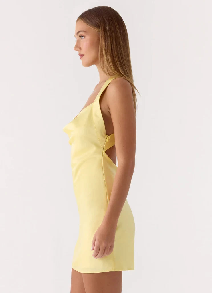 Chic Satin Sheath Cowl Neck Sleeveless Open Back Mini Homecoming Dresses with Twist Straps