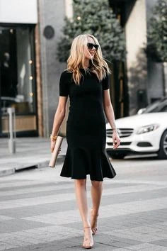 Chic Satin Sheath Round Neck Short Sleeve High Back Knee-length Homecoming Dresses