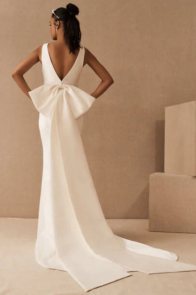 Chic Simple Satin Sheath V-Neck Sleeveless Bow Back Floor-Length Wedding Dresses