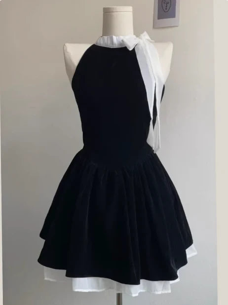 Chic Velvet A-Line Halter Sleeveless High Back Short Homecoming Dresses with White Bow