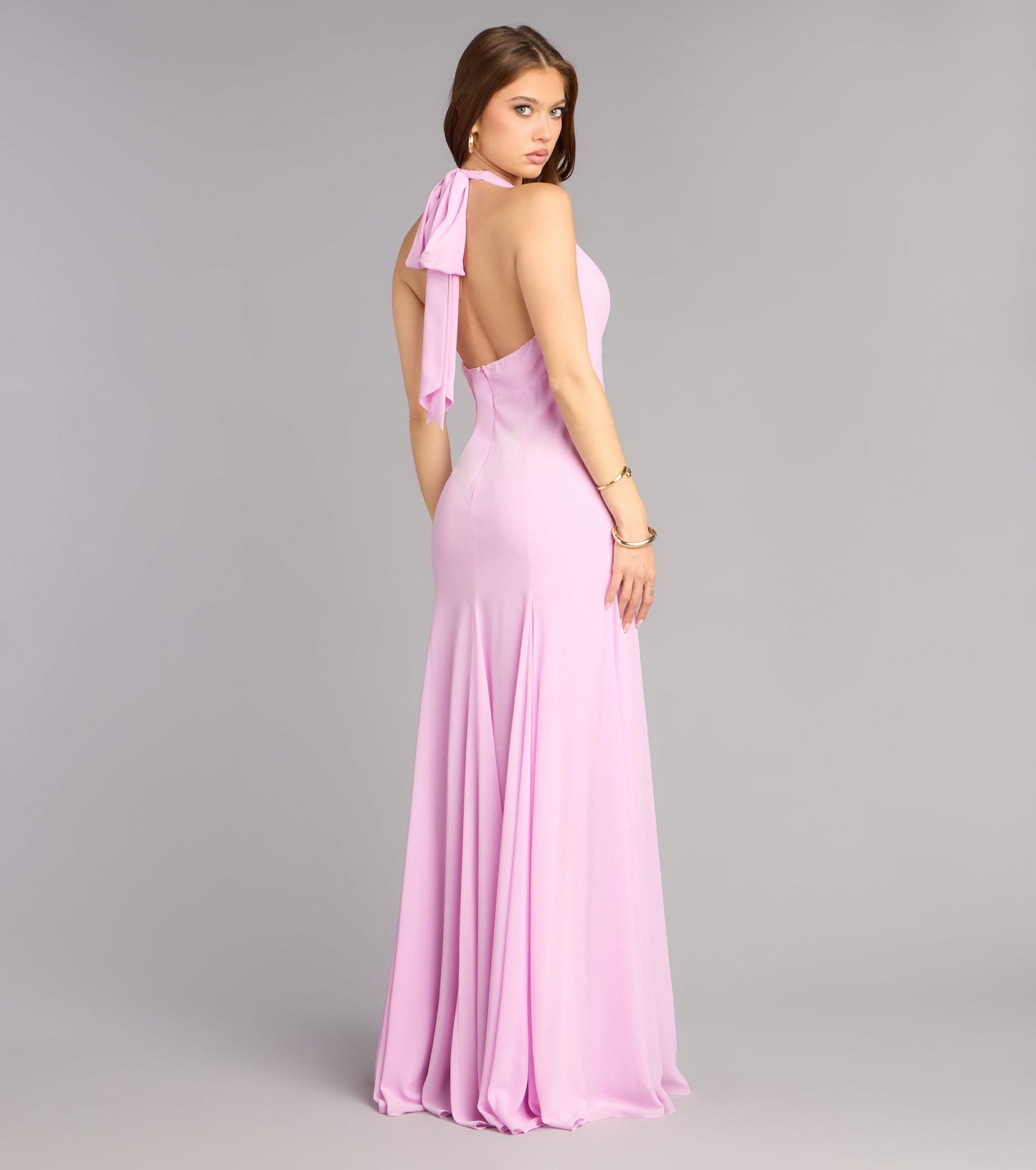 Elegant Chiffon A-Line Halter V-Neck Tie-Back Open Back Floor Length Gown