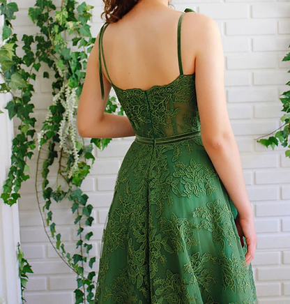 Dark Green Lace A-Line Sweetheart Neck Spaghetti Straps Open Back Floor Length Prom Dresses