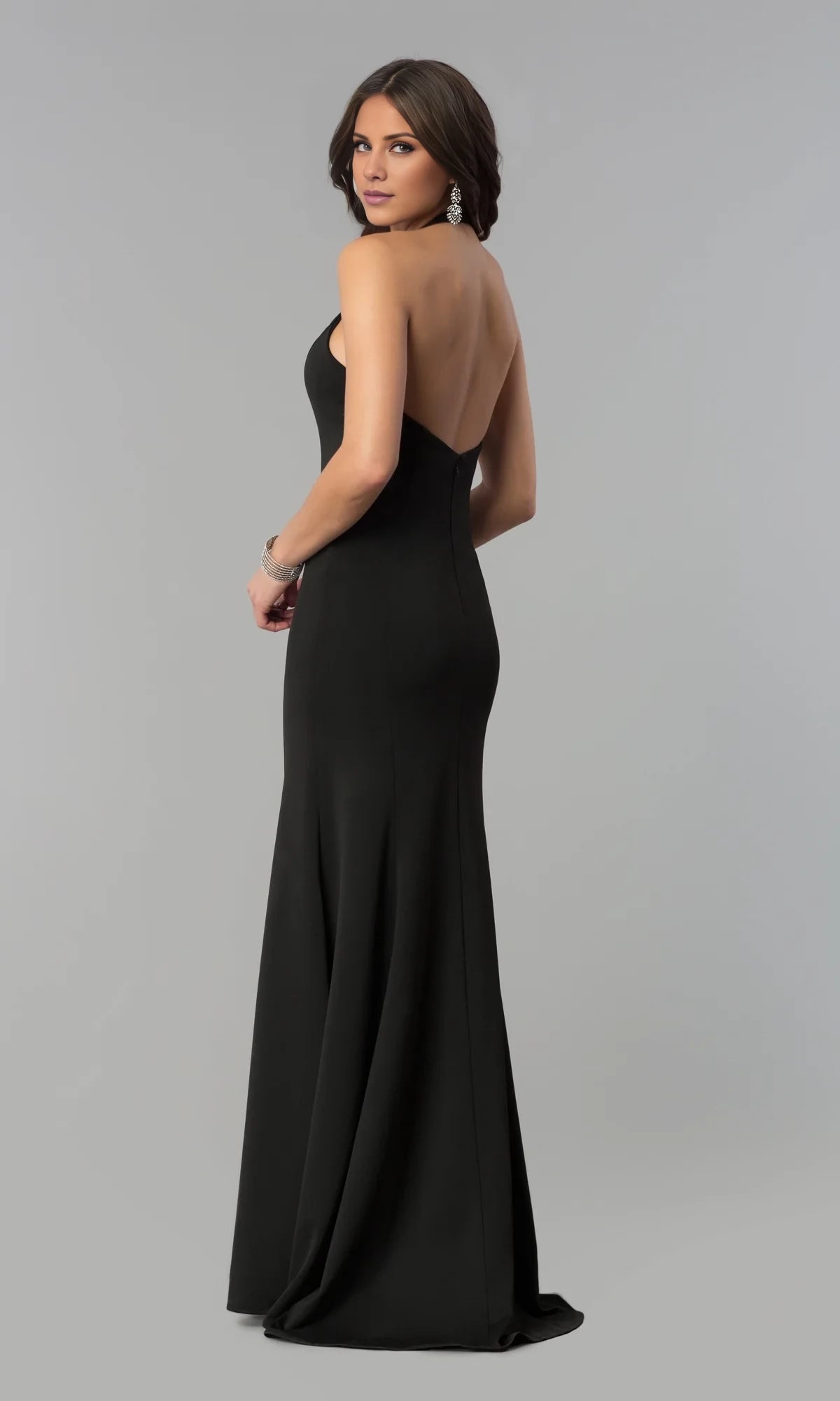 Deep V-neck hanging neck off shoulder sleeveless backless and floor length evening dress
