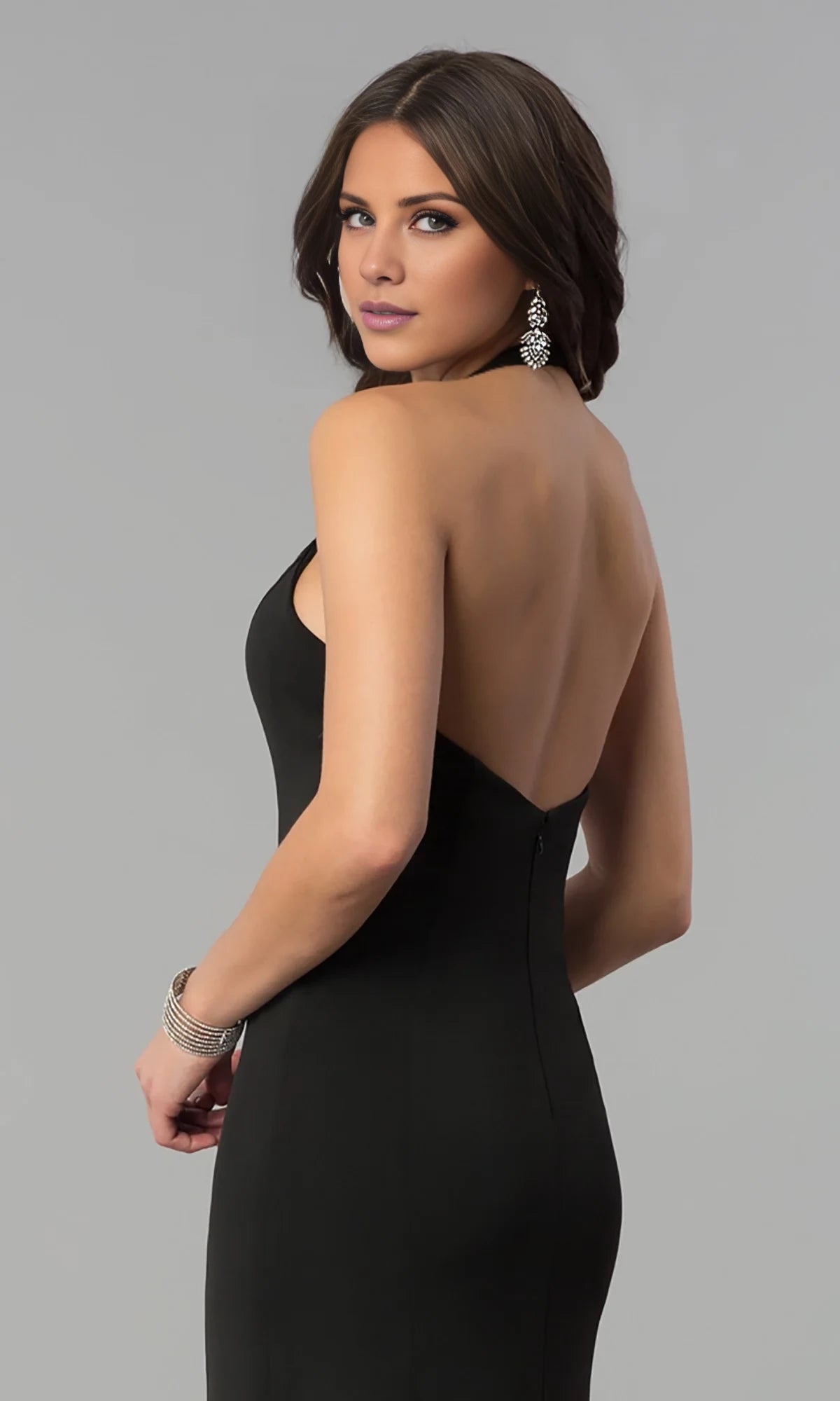 Deep V-neck hanging neck off shoulder sleeveless backless and floor length evening dress