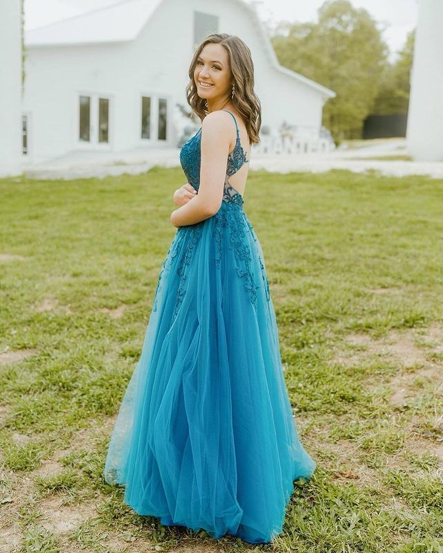 Dreamy Lace Tulle A-Line V-Neck Spaghetti Strap Sheer Back Prom Gown