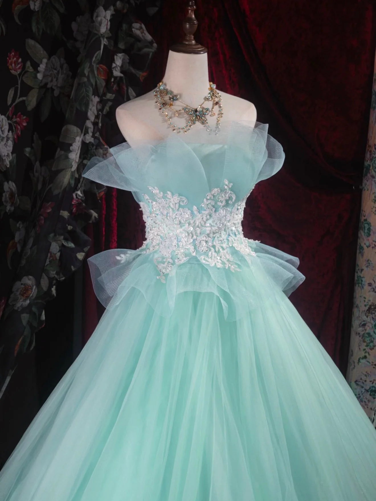 Dreamy Fitted Ball Gown Off-The-Shoulder Sweetheart Neck Lace-Up Back Prom Dresses