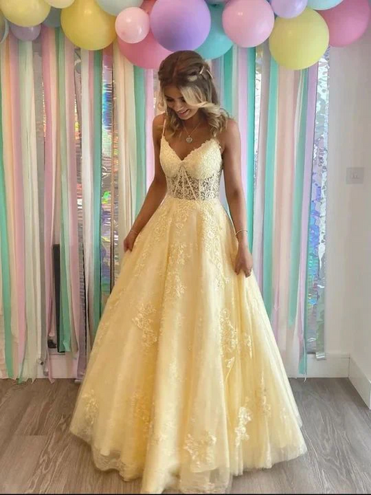 Dreamy Lace V-Neck Spaghetti Strap Corset Lace-Up Floor-Length Ball Gown Prom Dress