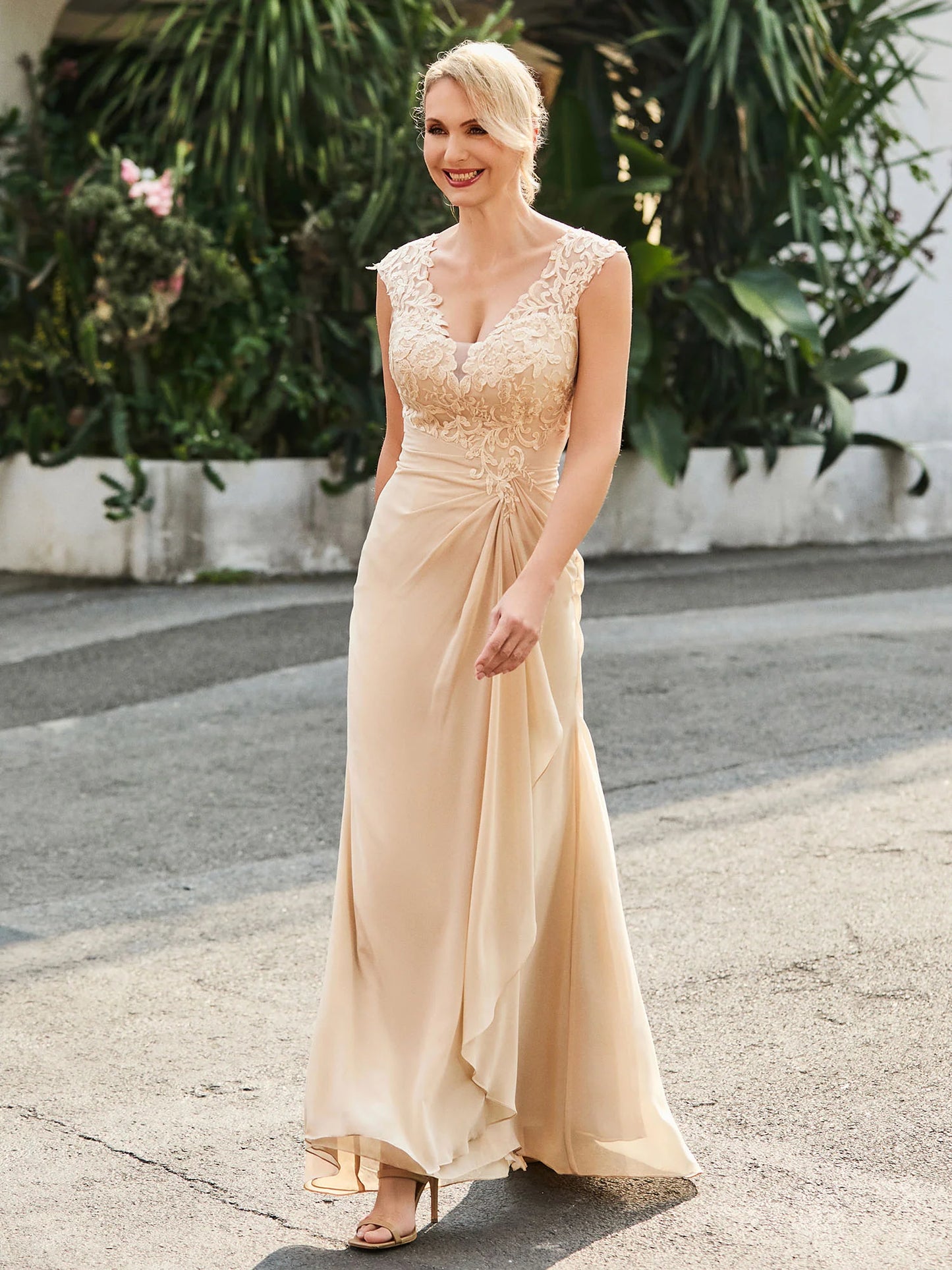 Elegant A-Line V-Neck Cap Sleeve Keyhole Back Floor-Length Lace Chiffon Mother Of The Bride Dress