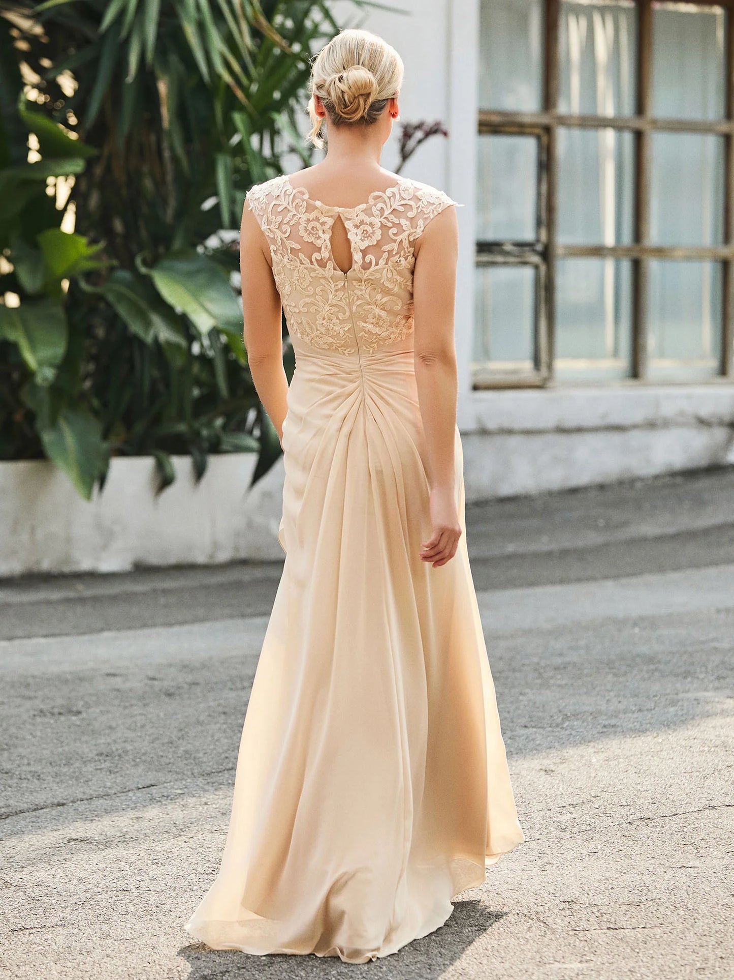 Elegant A-Line V-Neck Cap Sleeve Keyhole Back Floor-Length Lace Chiffon Mother Of The Bride Dress