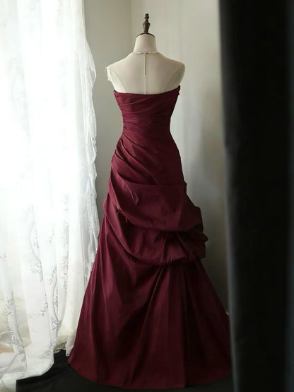 Elegant Burgundy Taffeta Mermaid Strapless Sweetheart Neck Open Back Prom Dresses