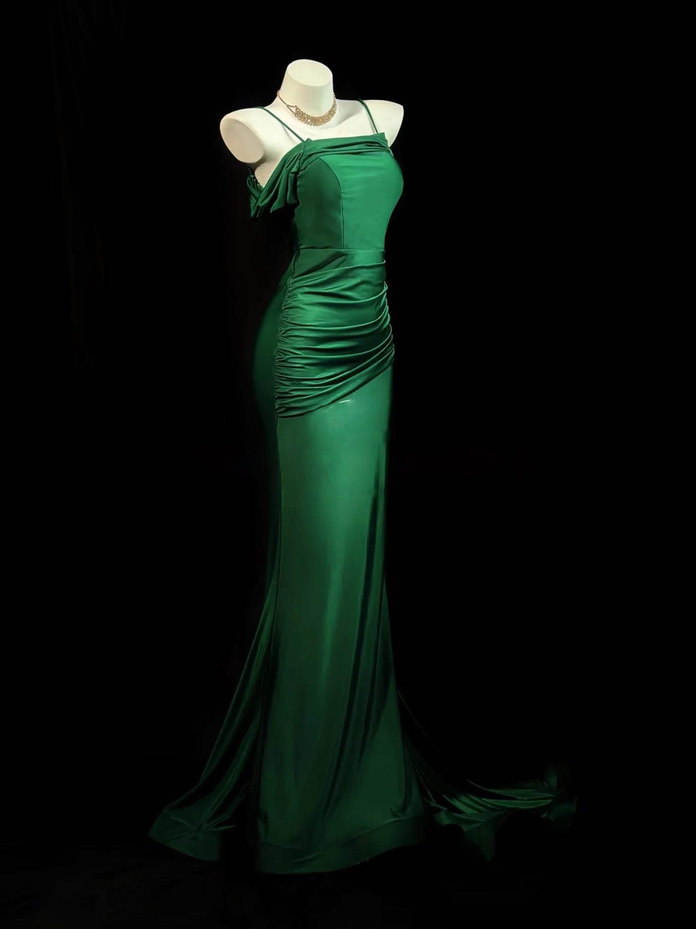 Elegant Emerald Green Satin Mermaid Cowl Neck Spaghetti Strap Ruched Detail Prom Dresses