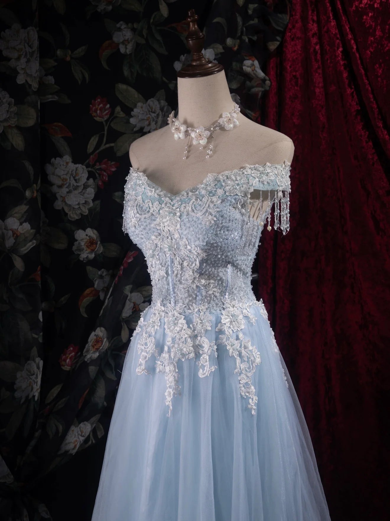 Elegant Fitted A-Line Sweetheart Neck Off-The-Shoulder Lace-Up Back Prom Dresses