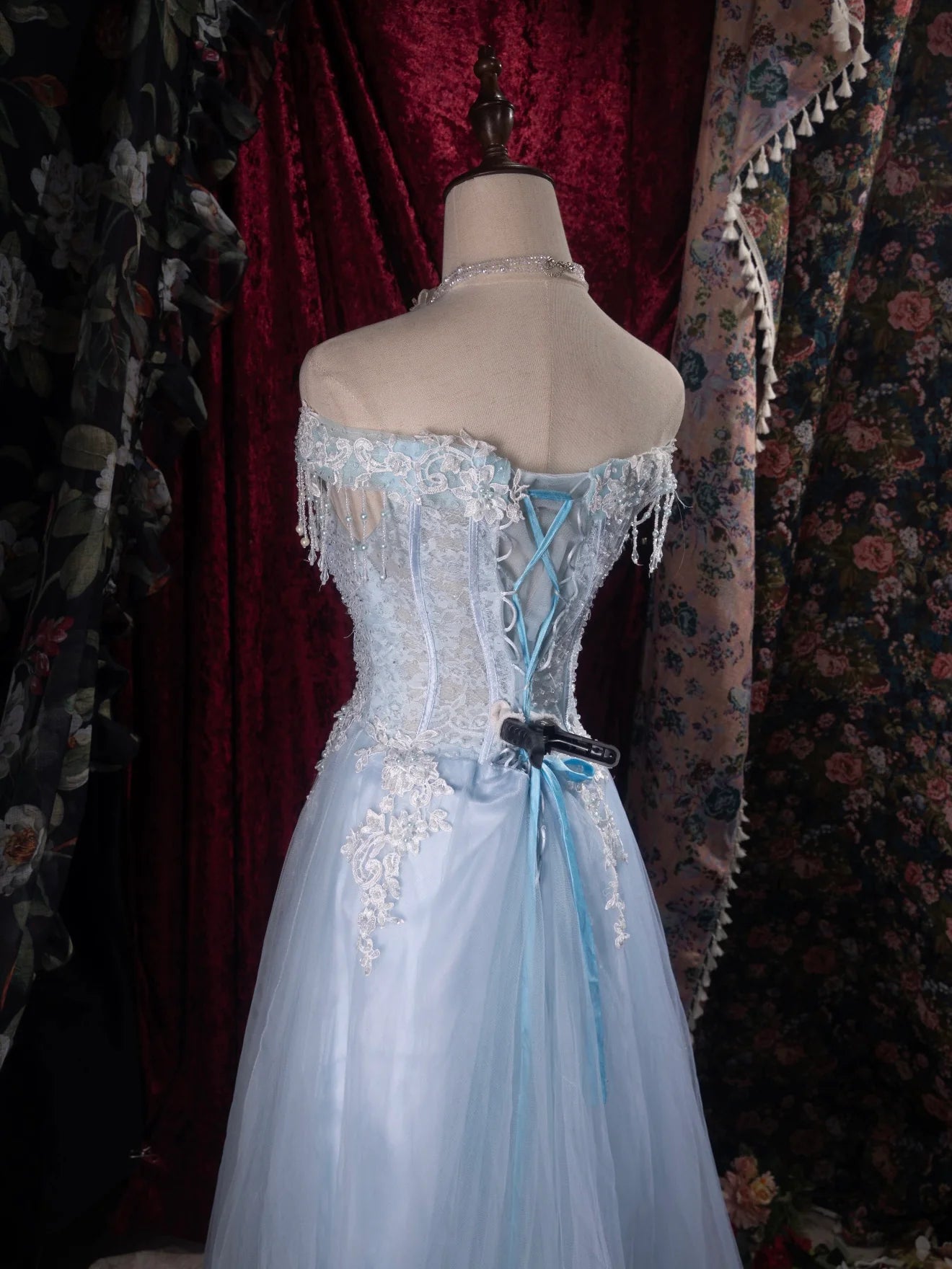 Elegant Fitted A-Line Sweetheart Neck Off-The-Shoulder Lace-Up Back Prom Dresses