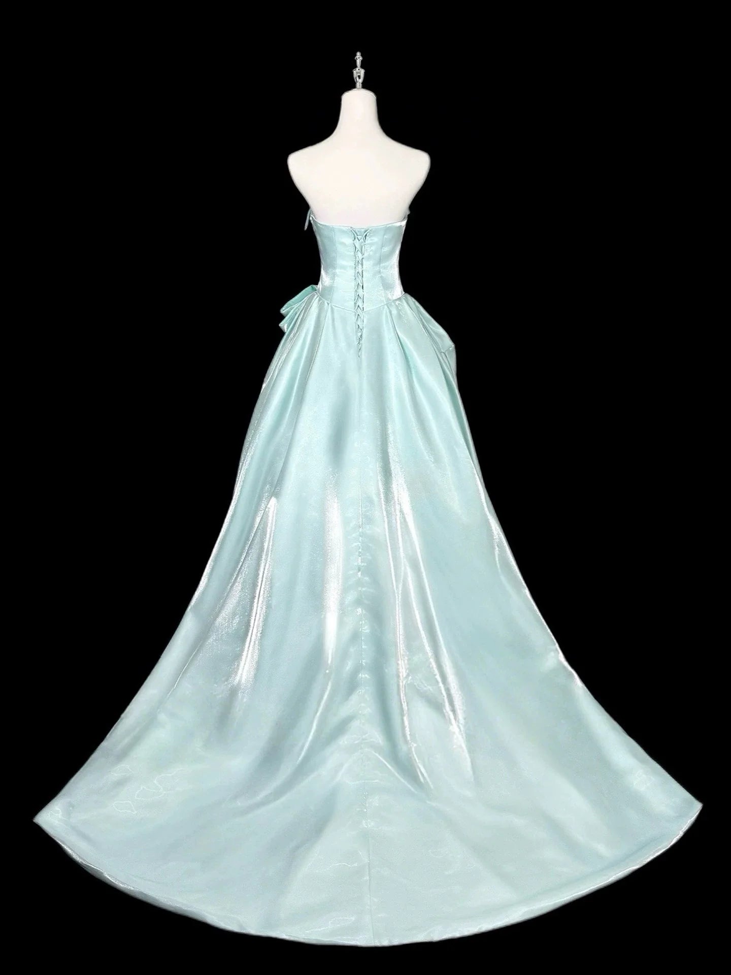 Elegant Fitted Ball Gown Off-The-Shoulder Sweetheart Neck Lace-Up Back Prom Dresses