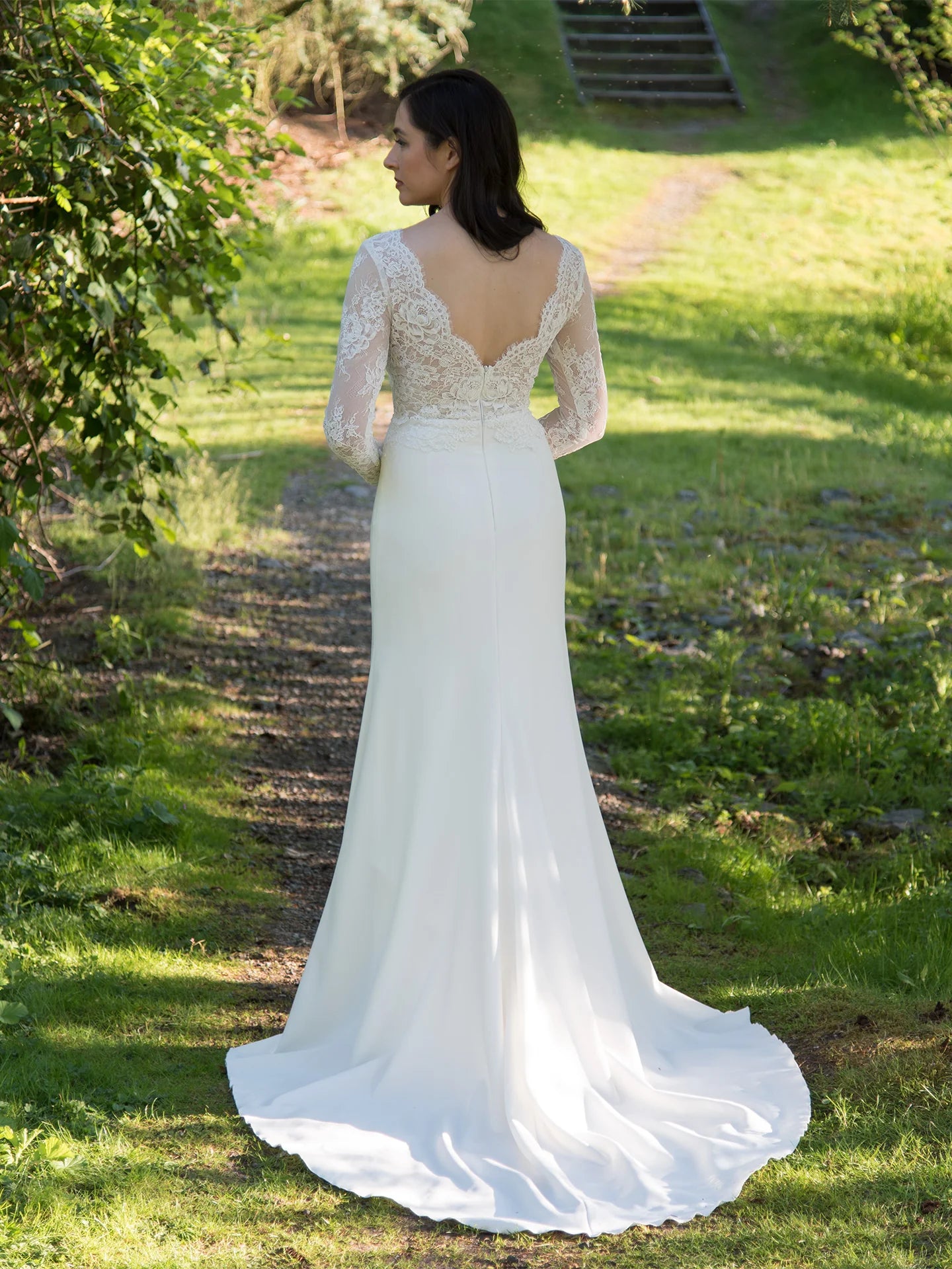 Elegant Floral Lace Long Sleeve V-Neck Low Scalloped Back Smooth Crepe Mermaid Wedding Dress
