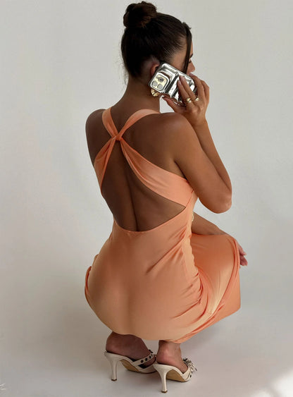 Elegant Form-Fitting Sweetheart Neck Sleeveless Criss-Cross Back Satin Maxi Evening Dress
