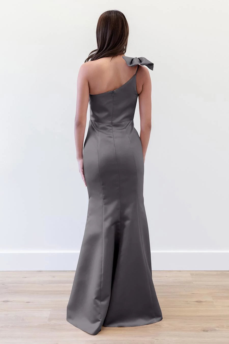 Elegant Grey One-Shoulder Neck Sleeveless Bow-Detail Mermaid Satin Floor-Length Evening Dress