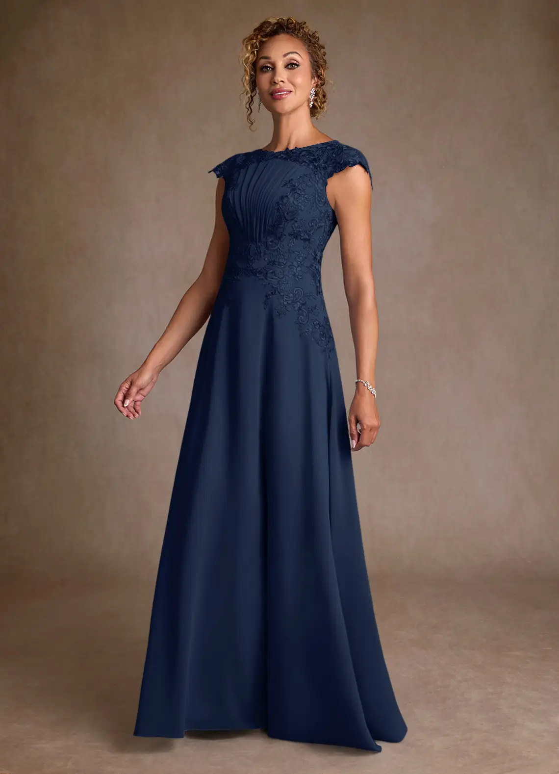 Elegant Lace Appliqué A-Line Round Neck Cap Sleeve Chiffon Floor-Length Mother of the Bride Dress