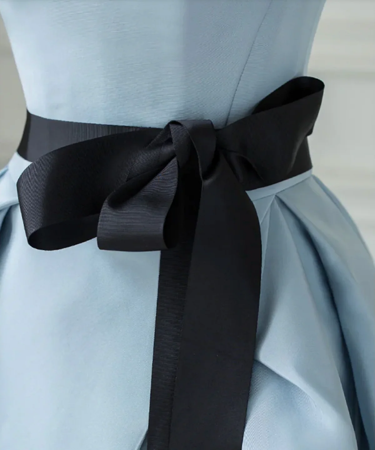 Elegant Mikado A-Line Strapless Fold Neck Contrast Bow Belt High Slit Floor-Length Evening Dress for Formal Events