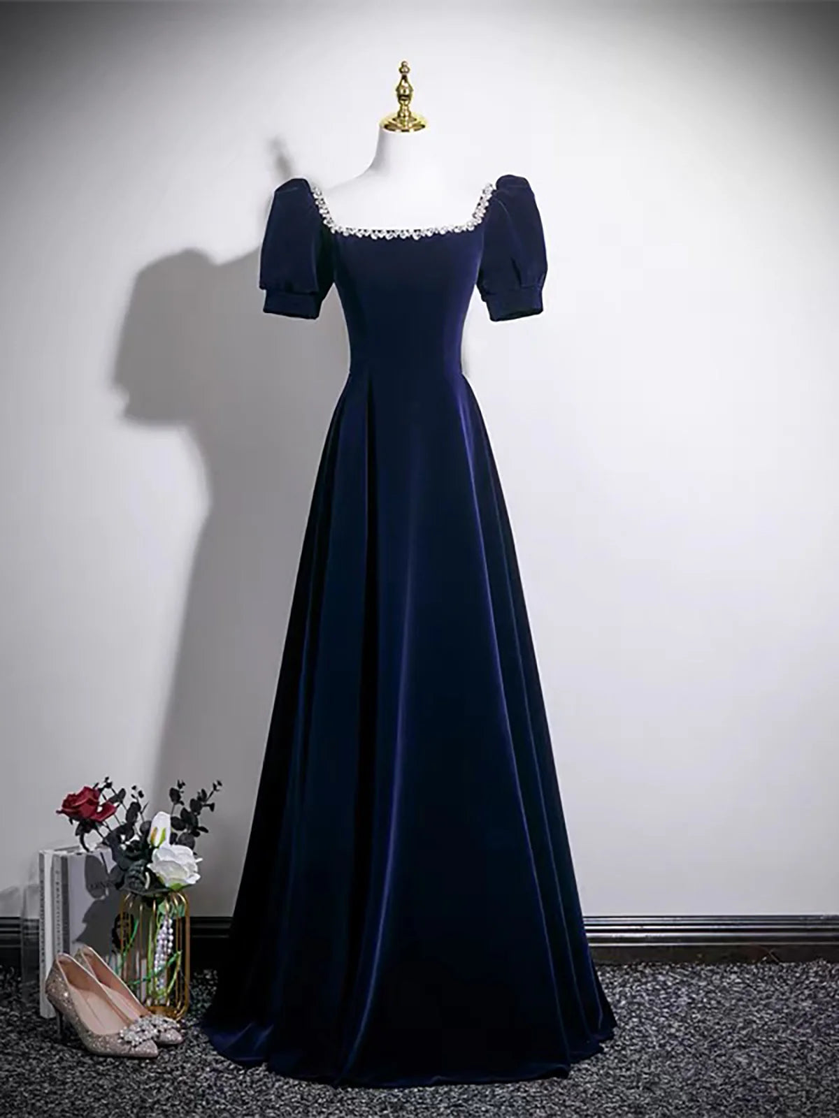 Elegant Navy Blue Velvet A-Line Square Neck Puff Sleeve Lace-Up Back Prom Dresses