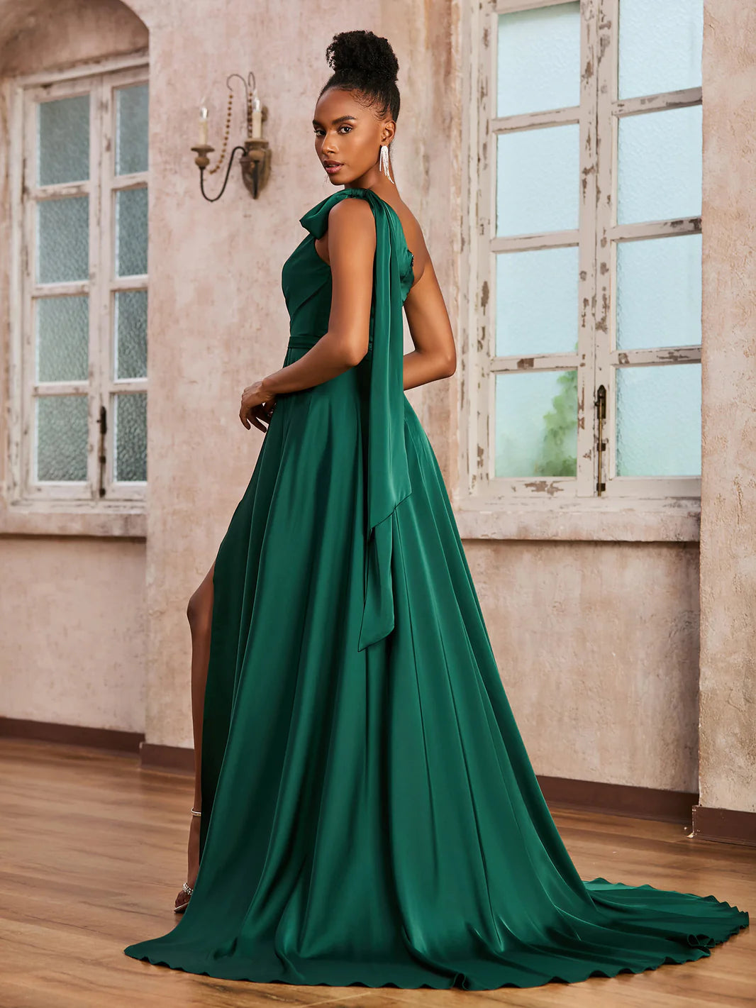 Elegant One-Shoulder A-Line Bow-Detail Open-Back Sleeveless High-Slit Floor-Length Satin Formal Evening Dress