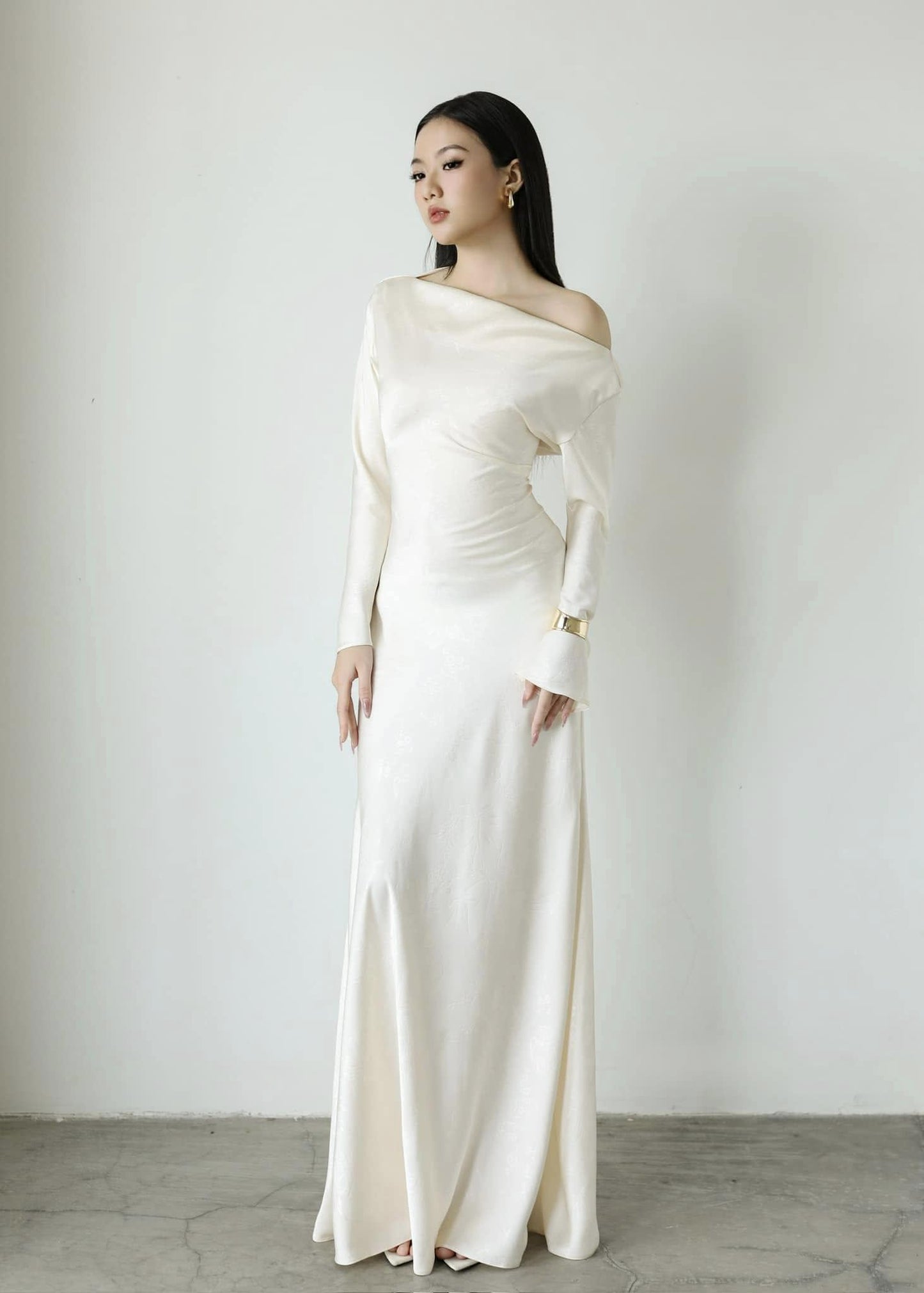 Elegant Satin Asymmetrical Off-Shoulder Long Sleeve Lace-Up Back Floor-Length Evening Dress