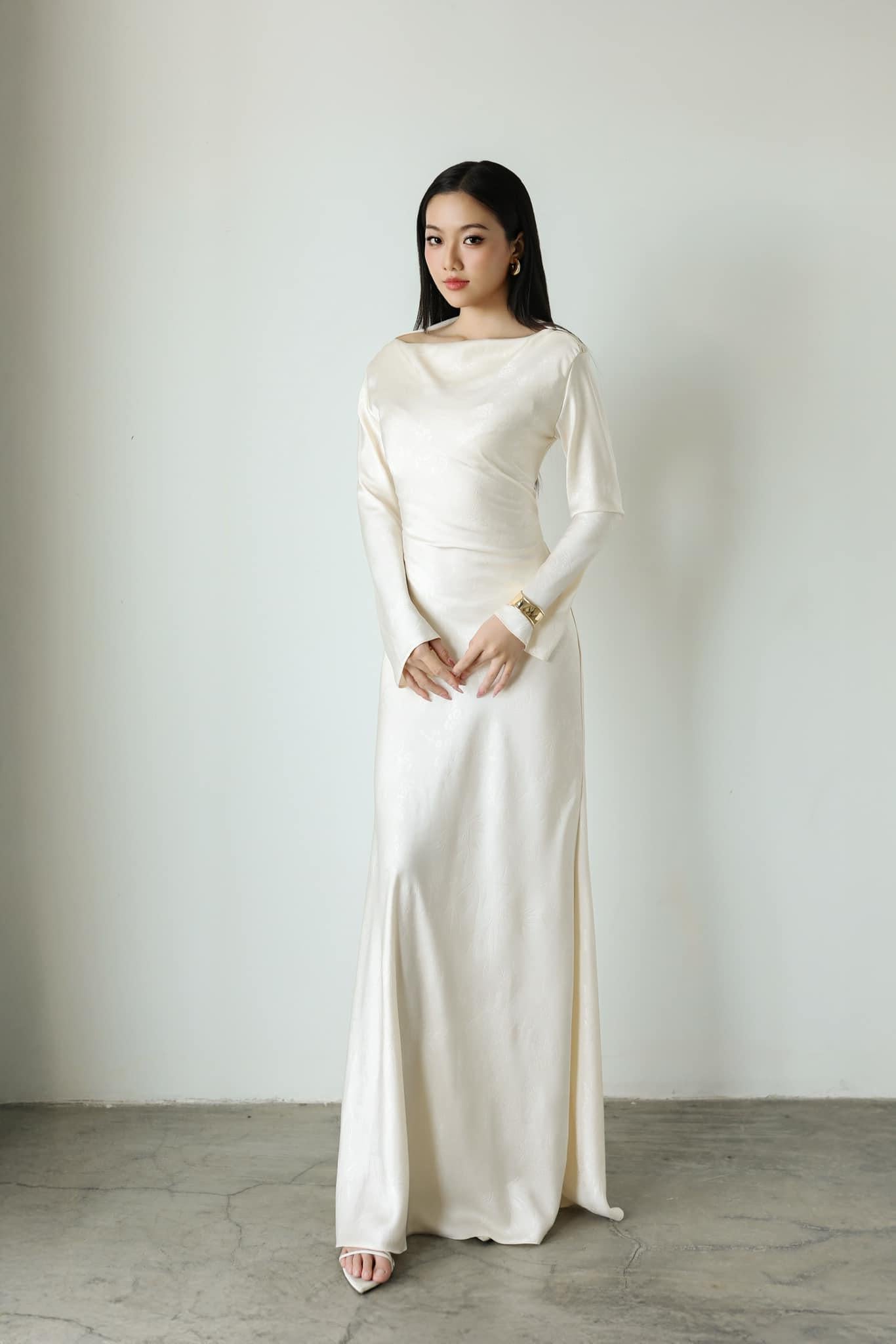 Elegant Satin Asymmetrical Off-Shoulder Long Sleeve Lace-Up Back Floor-Length Evening Dress