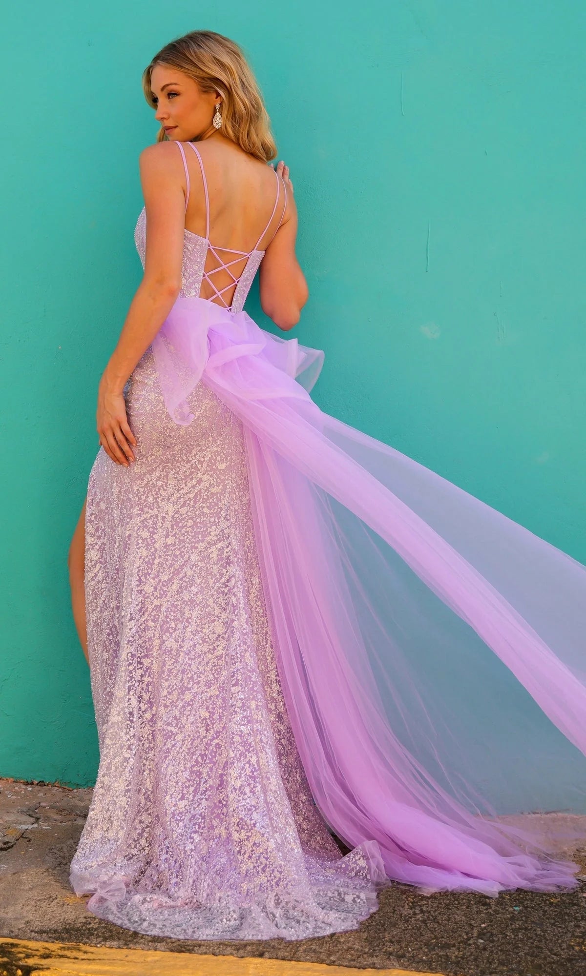Elegant Sequin Mermaid V-Neck Spaghetti Strap Lace-Up Back Floor-Length Prom Dress