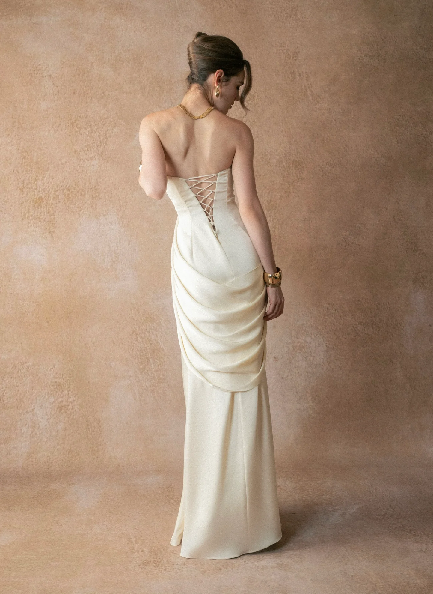 Elegant Strapless Sweetheart Corset-Back Ruched-Waist Floor-Length Satin Evening Dress