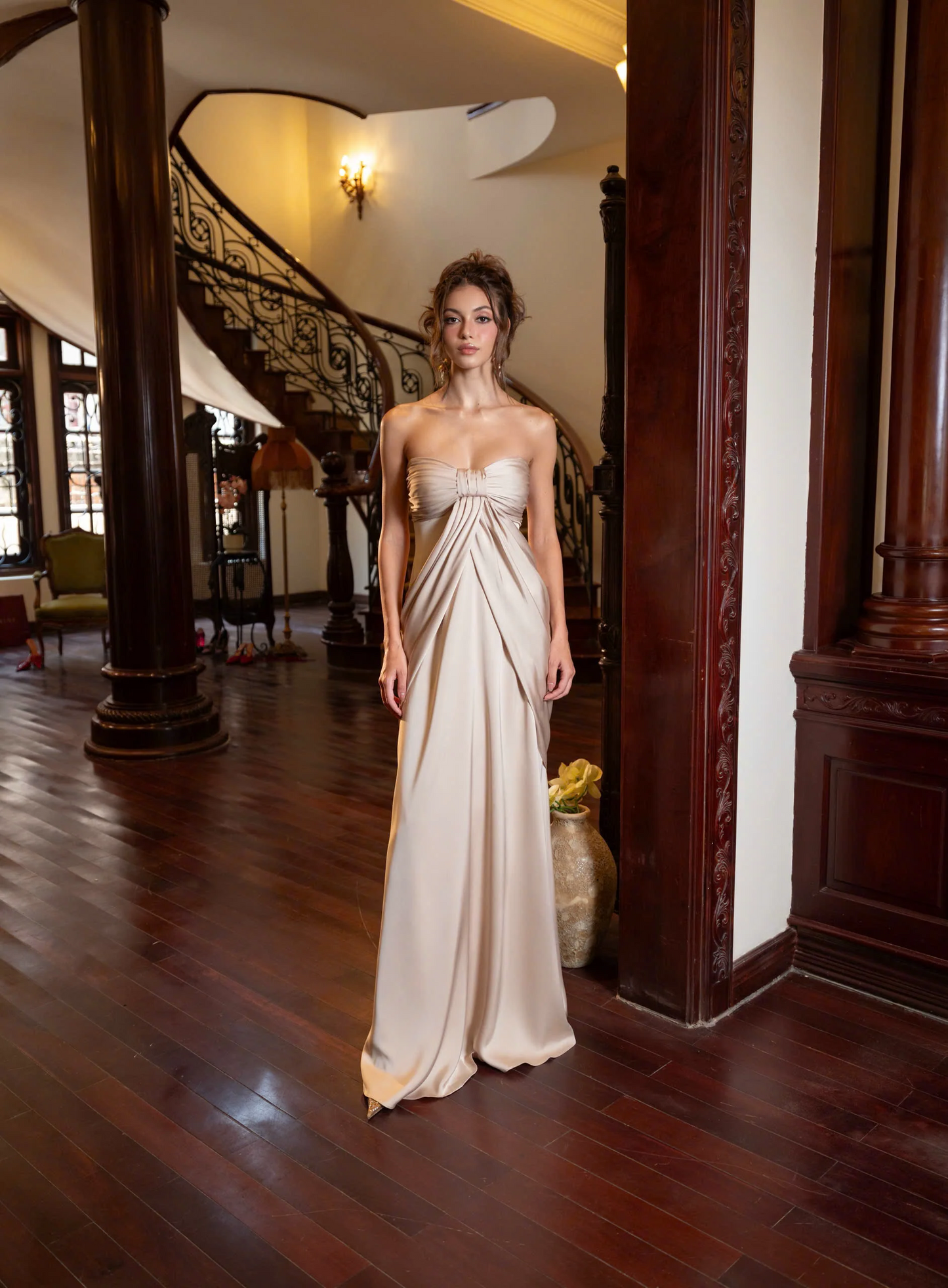 Elegant Strapless Sweetheart Corset-Back Ruched-Waist Floor-Length Satin Evening Dress