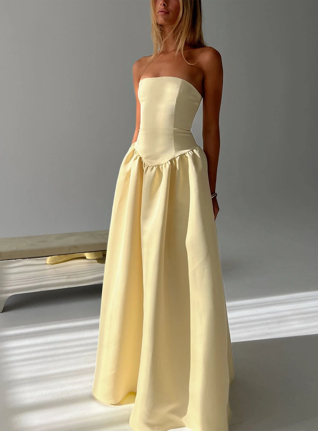 Elegant Voluminous Strapless Straight Neck Sleeveless Open Back Pocketed Maxi Evening Dress