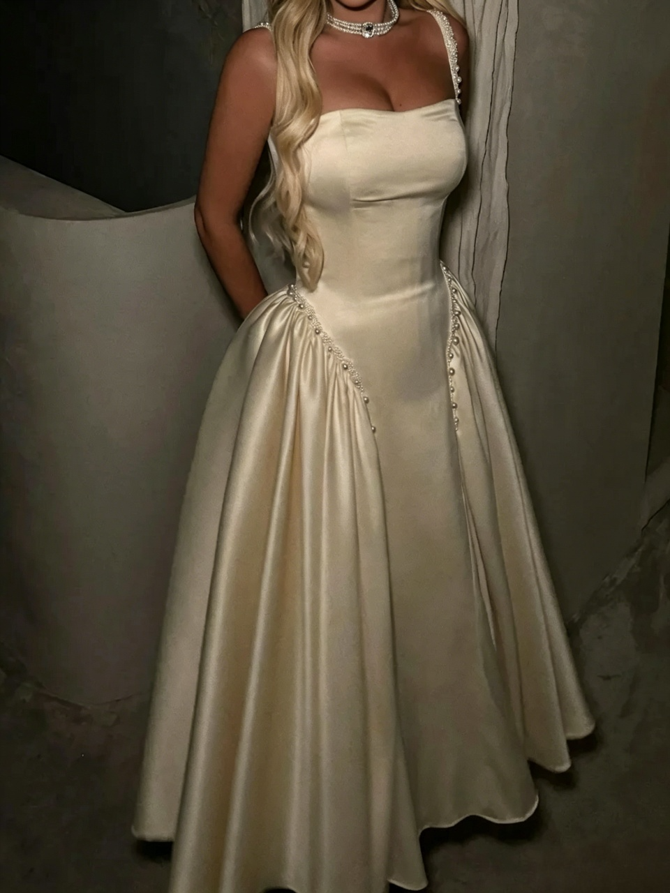 Elegant A-Line Strapless Beaded Pearl Champagne Midi Evening Dresses