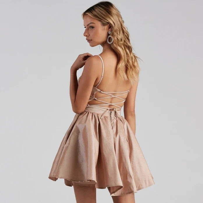 Elegant A-Line Sweetheart Sleeveless Pleated Lace-Up Champagne Mini Evening Dresses Women