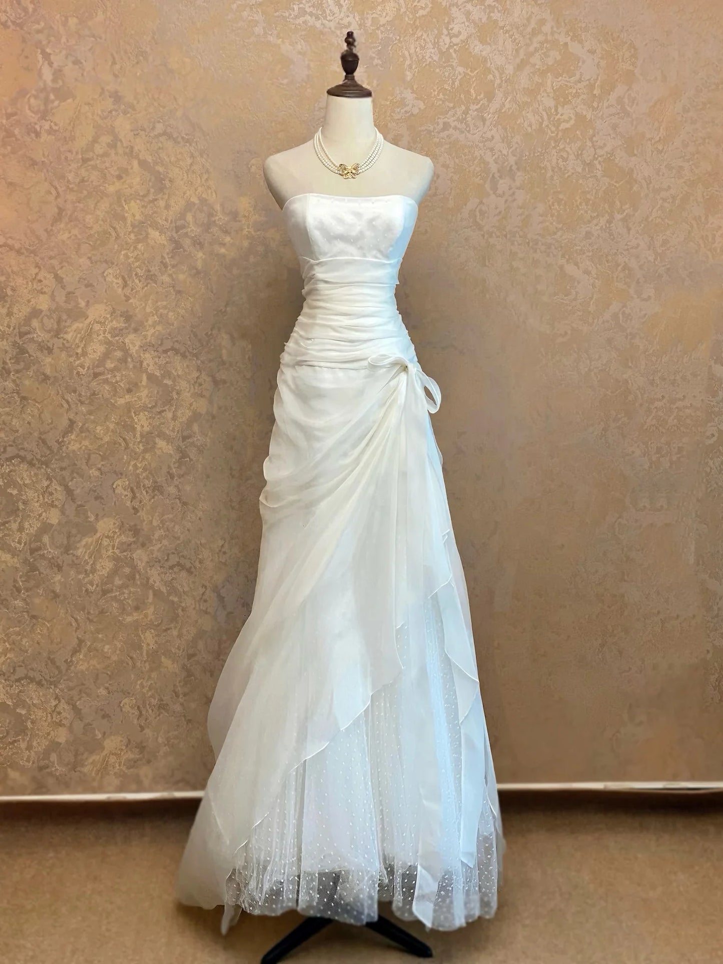 Ethereal Ivory Organza Mermaid Strapless Sweetheart Neck Lace-Up Back Prom Dresses