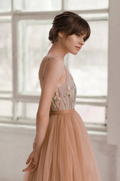 Ethereal Tulle Evening Dress with Floral Beading, Deep V-Neck and Dramatic Train
