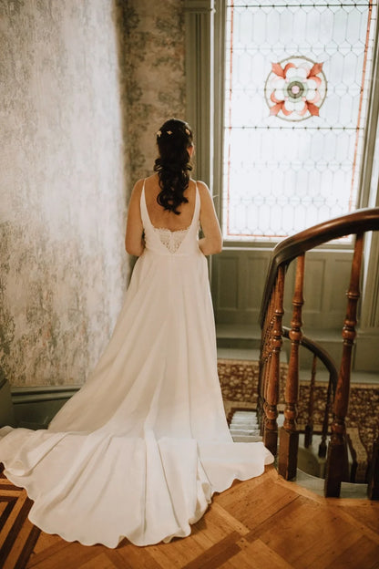 Flowy Boho Chiffon A-Line V-Neck Spaghetti Strap Sleeveless Lace V-Back Floor-Length Wedding Dresses