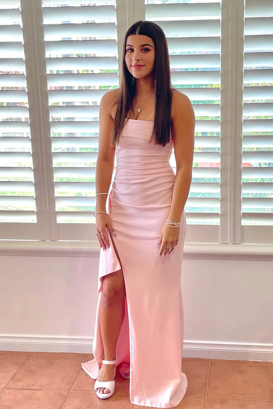 Elegant Chiffon Mermaid Strapless Ruched Front Slit Floor Length Prom Dress