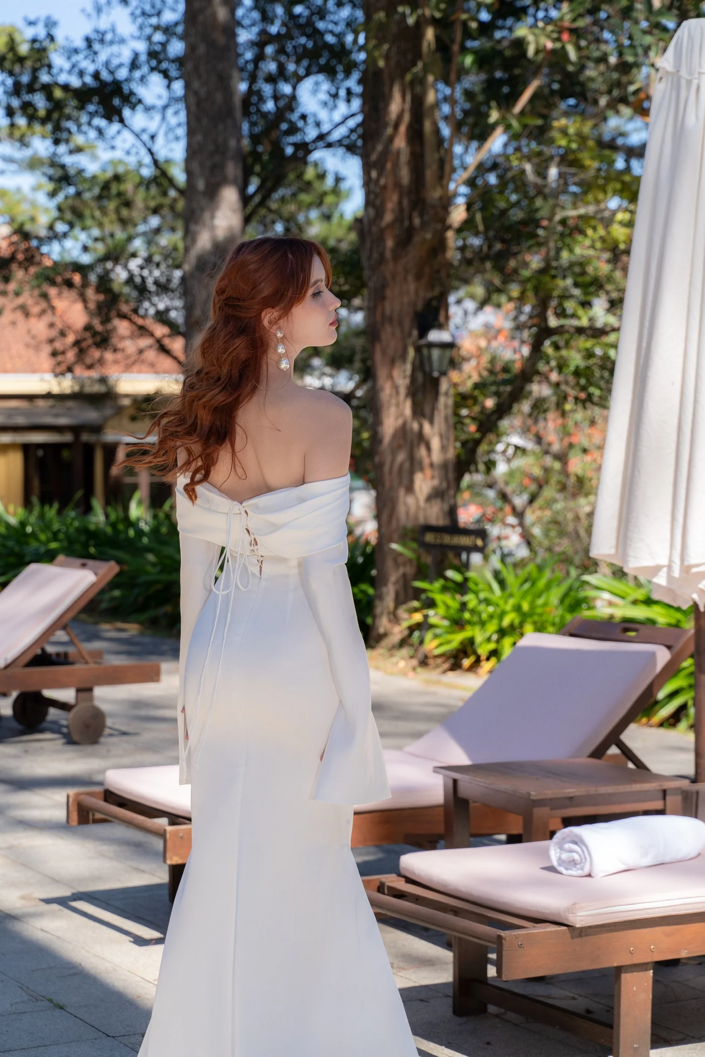 Form-fitting mermaid off-the-shoulder long-sleeve floor-length evening dress