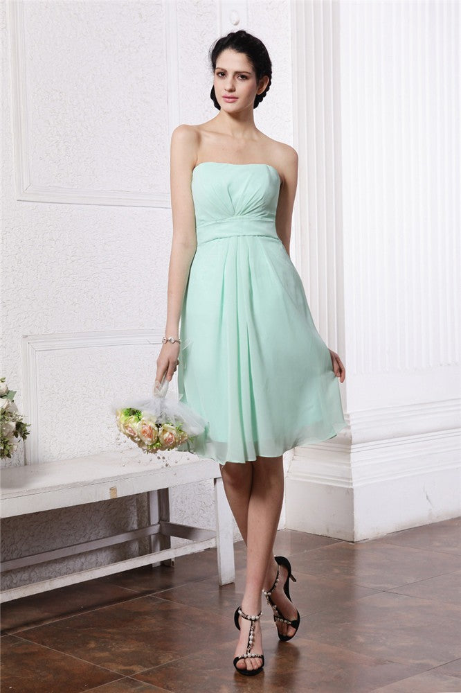 Fresh A-line Strapless Sweetheart Ruched Backless Knee Length Bridesmaid Dress