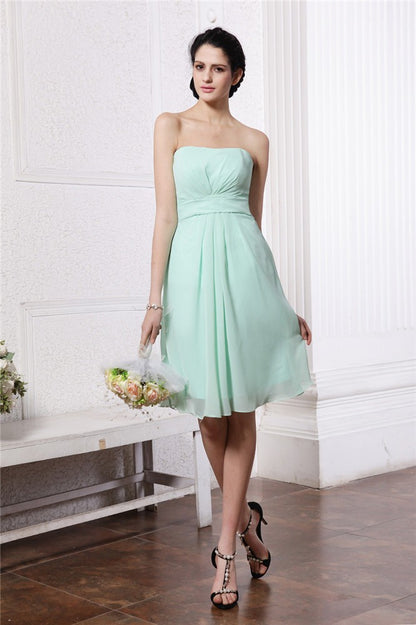 Fresh A-line Strapless Sweetheart Ruched Backless Knee Length Bridesmaid Dress