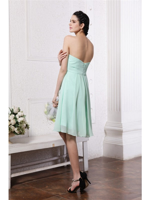 Fresh A-line Strapless Sweetheart Ruched Backless Knee Length Bridesmaid Dress