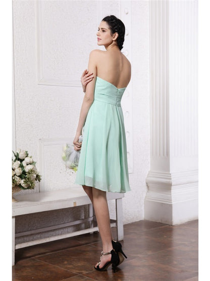 Fresh A-line Strapless Sweetheart Ruched Backless Knee Length Bridesmaid Dress