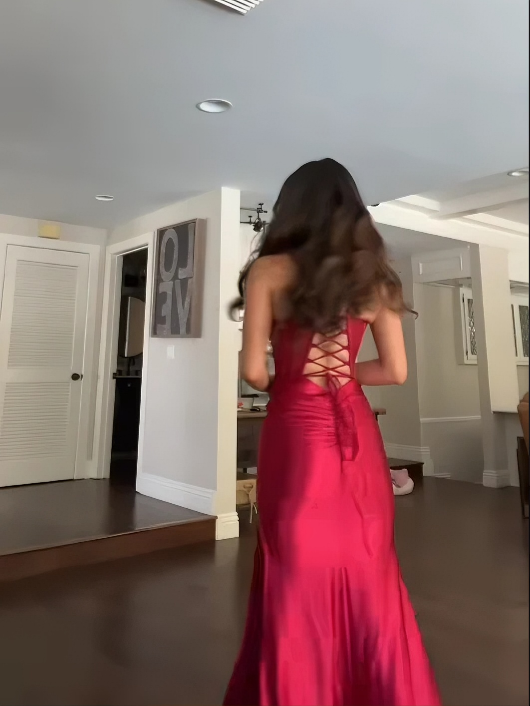Glamorous Mermaid Sweetheart-Neck Corset-Back Floor-Length Satin Prom Dress