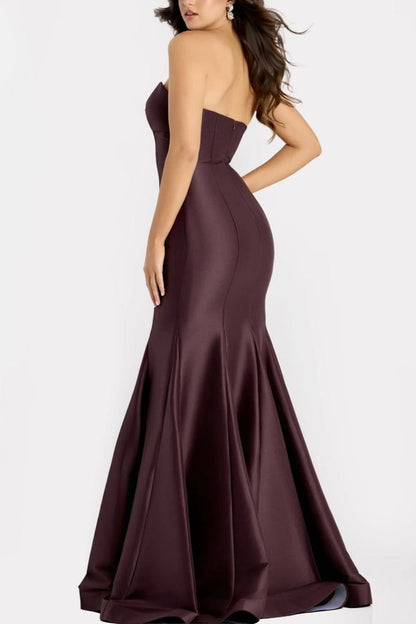 Glamorous Satin Mermaid Silhouette Sweetheart Neck Strapless Open Back Floor-Length Evening Dress with Bow Detail for Formal Events