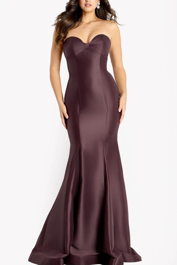 Glamorous Satin Mermaid Silhouette Sweetheart Neck Strapless Open Back Floor-Length Evening Dress with Bow Detail for Formal Events