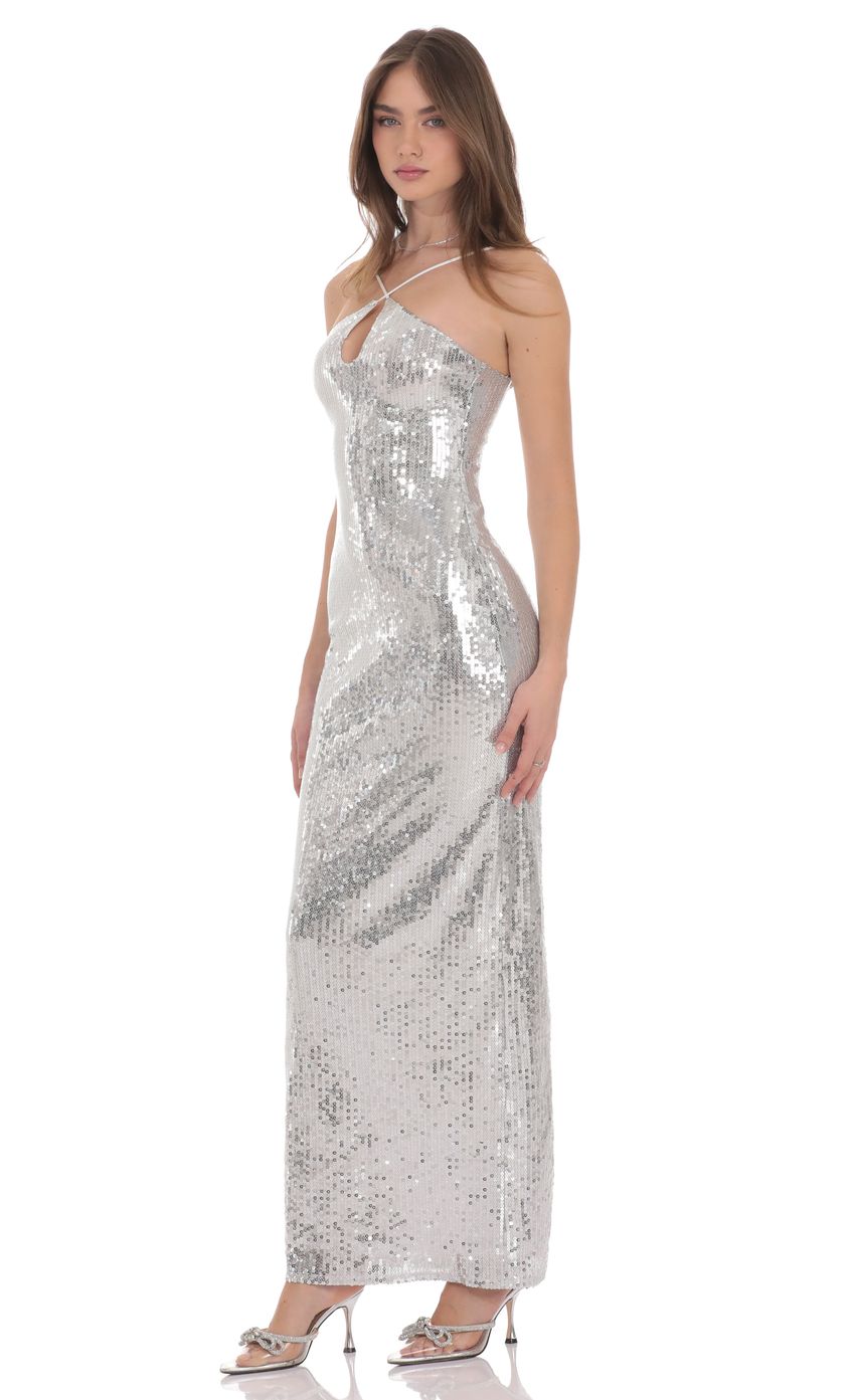 Glamorous Silver Sequin Evening Dress with Halter Neck, Keyhole Cutout & Open Back